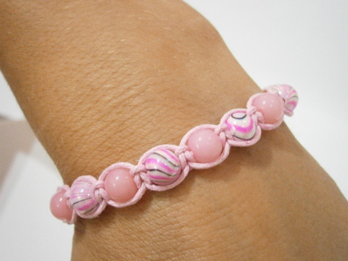 Růžový náramek (macramé/shamballa) — foto 2