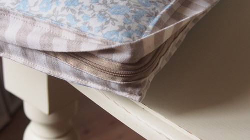 Futon světlemodrá růžička +proužek — foto 2