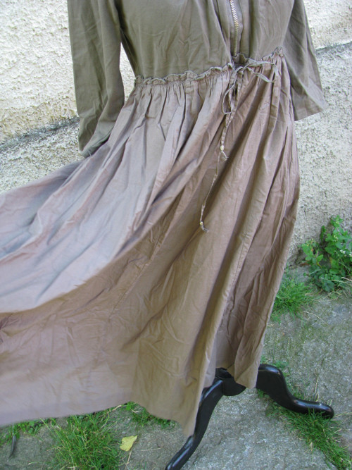 Khaki šaty — foto 2