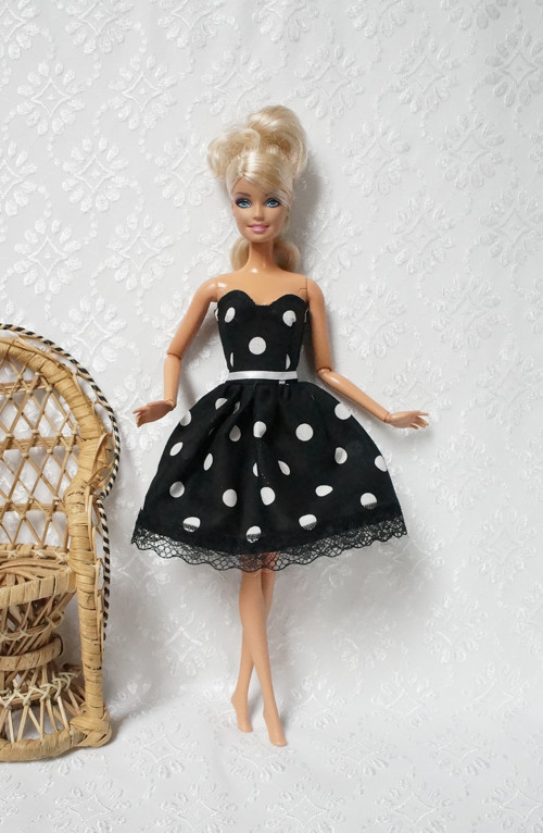 Puntíkaté letní šaty — foto 2