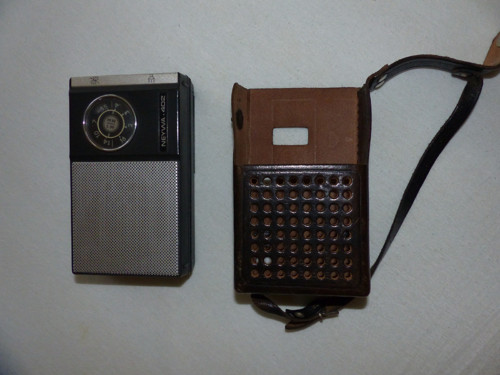 Rádio v koženém obalu Neywa 402 — foto 2