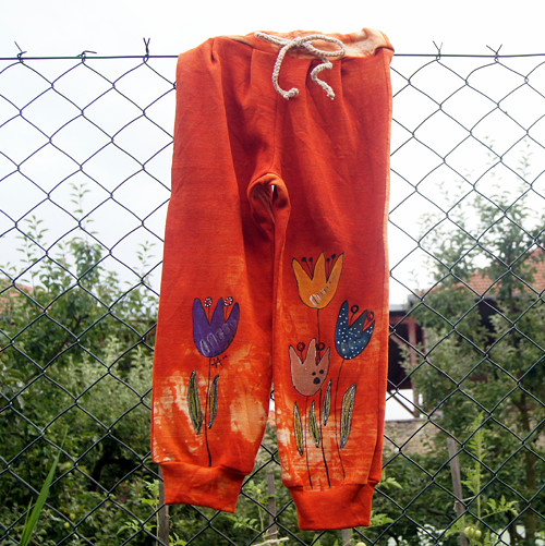 Pohodlné gatě s tulipány 5-7 let — foto 4