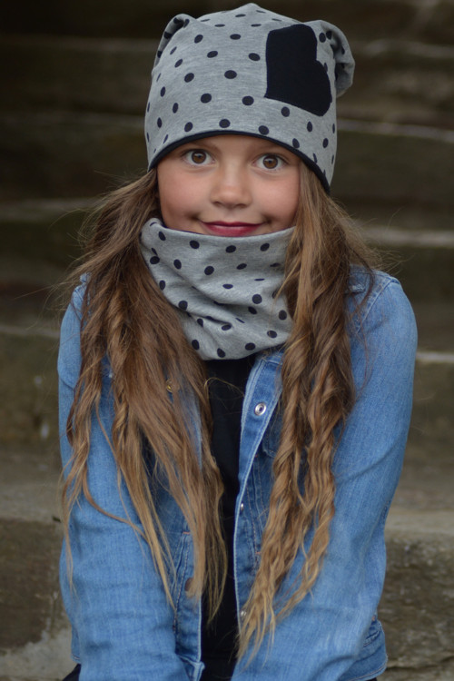 Šedá se srdíčkem — foto 3