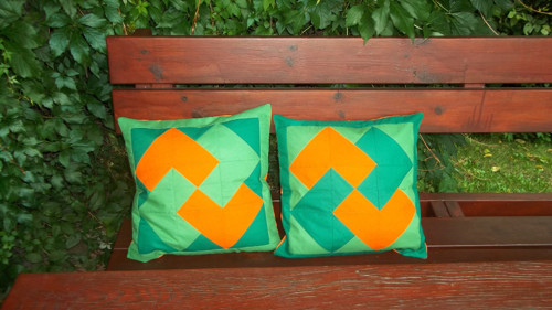 Patchworkové polštáře-zeleno-oranžové čtverce — foto 2