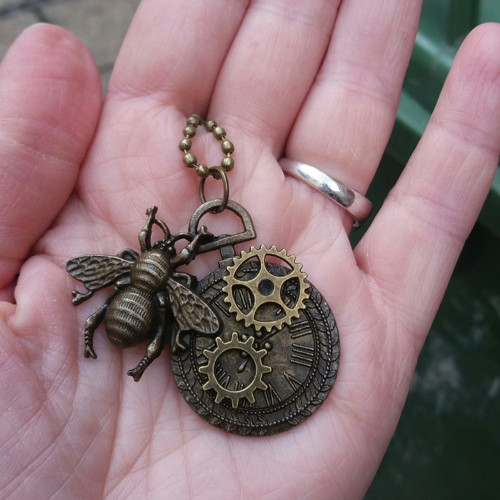 Včela - steampunk — foto 3