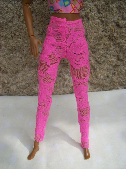 Krajkové legíny pro Barbie — foto 2