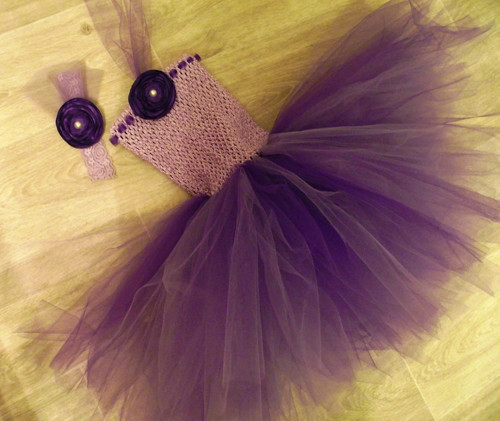 Fialové tutu šatičky s kytičkou + čelenky — foto 2