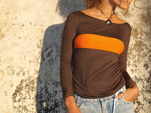 Hnědé triko s pomerančem — foto 2
