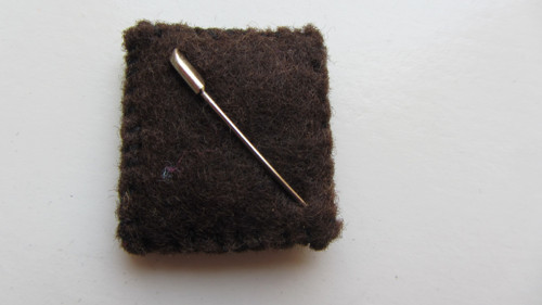 Brož s nápisem — foto 2