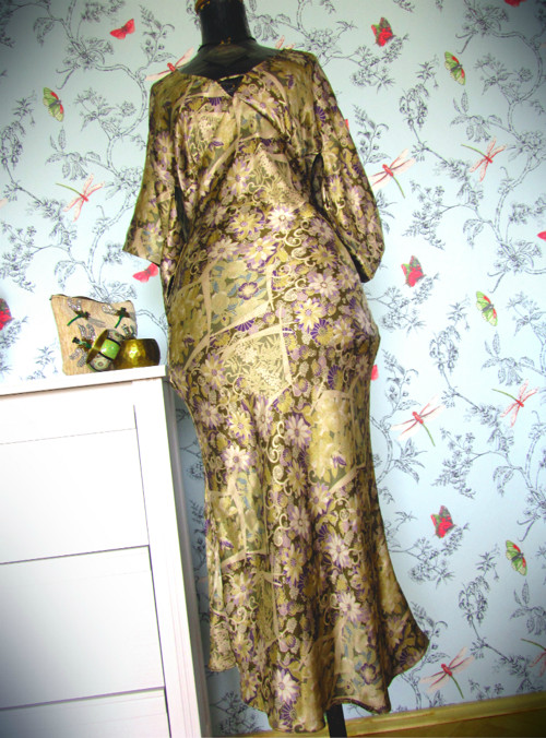 Jedinečné šaty ala kimono — foto 4