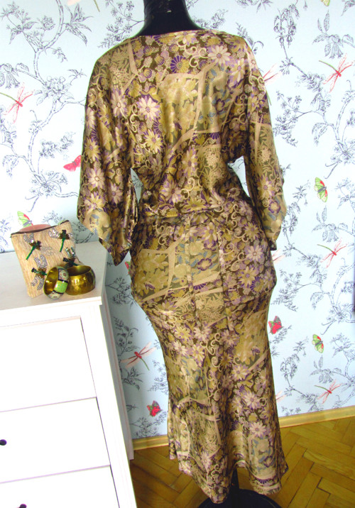 Jedinečné šaty ala kimono — foto 5