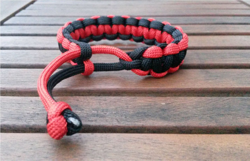 Paracord cobra - čierno-červený — foto 3