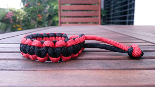 Paracord cobra - čierno-červený — foto 4