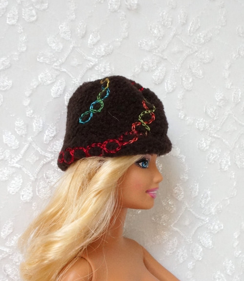 Čepice pro Barbie — foto 2