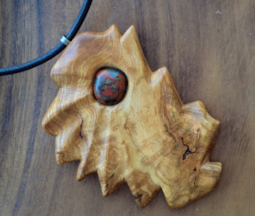 Dřevěný šperk - příšeřka — foto 3