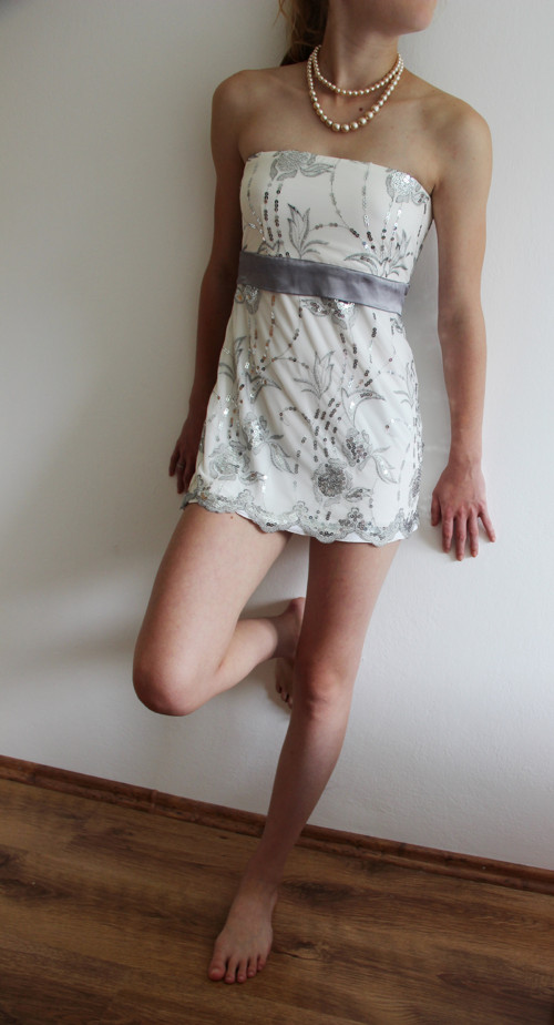 Bílo stříbrný vintage top s flitry — foto 2