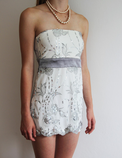 Bílo stříbrný vintage top s flitry — foto 3