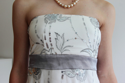 Bílo stříbrný vintage top s flitry — foto 4
