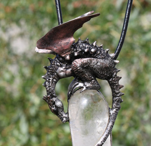 Dračí amulet — foto 3