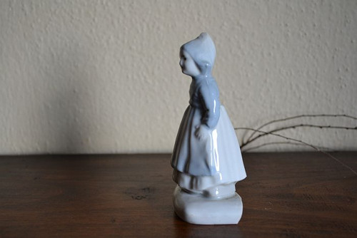 Mlynářka - půvabná porcelánová soška * — foto 2