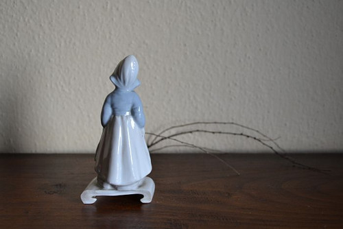 Mlynářka - půvabná porcelánová soška * — foto 3