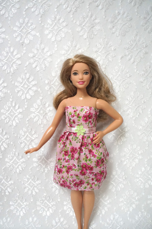 Šaty pro Barbie 2016 - curvy - baculku — foto 3