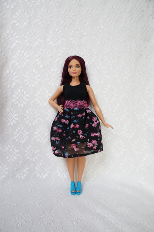 Šaty pro Barbie 2016 - curvy - baculku — foto 2