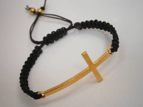 Ochranný náramek s křížem (macramé) — foto 5