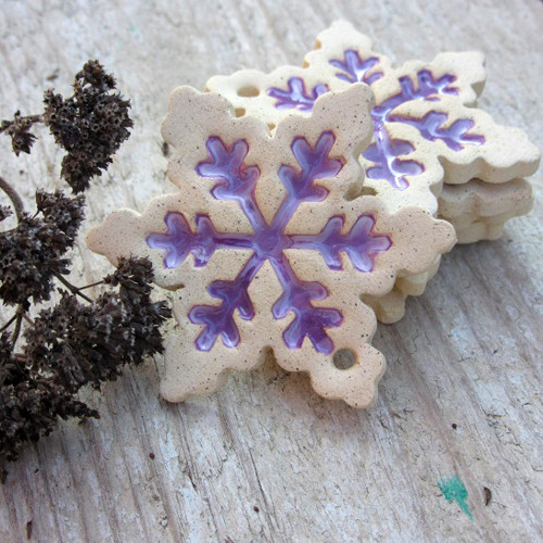 Keramické ozdoby - fialové vločky — foto 2
