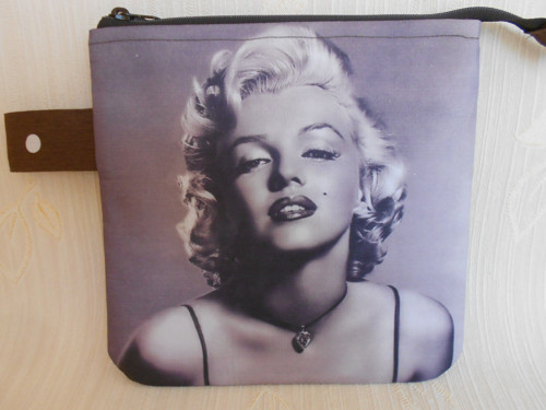 Taštička - Marilyn + puntík na hnědé — foto 4