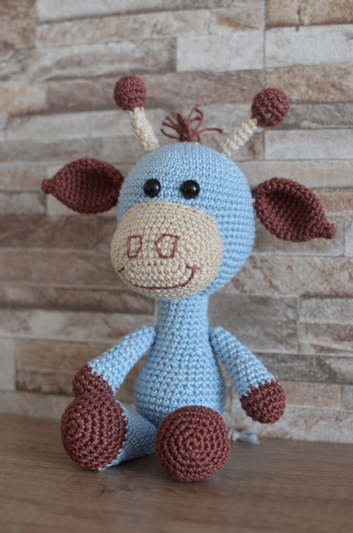 Háčkovaná mini žirafa — foto 3