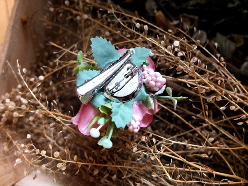 Růžové plané růže na sponečce — foto 3