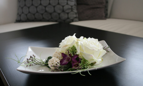 Keramický tác s růžemi a orchidejemi — foto 5