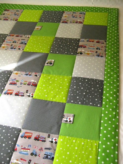 PATCHWORK deka/přehoz 120x200 s kapsou a praporky — foto 4