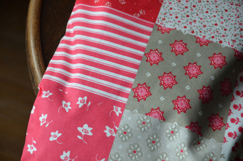 Pohankový polštářek - růžový patchwork — foto 3