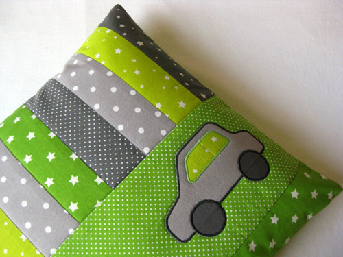 PATCHWORK polštář s autem - zelený — foto 2