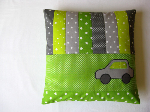 PATCHWORK polštář s autem - zelený — foto 3