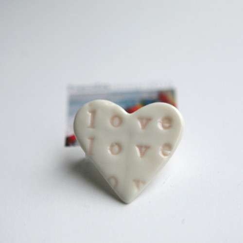 Láska (porcelánová brož) — foto 3