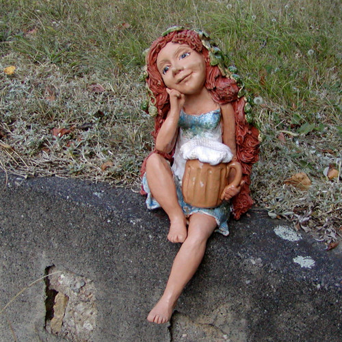 Víla Chmeluška-s půllitříkem-cca 30cm — foto 2