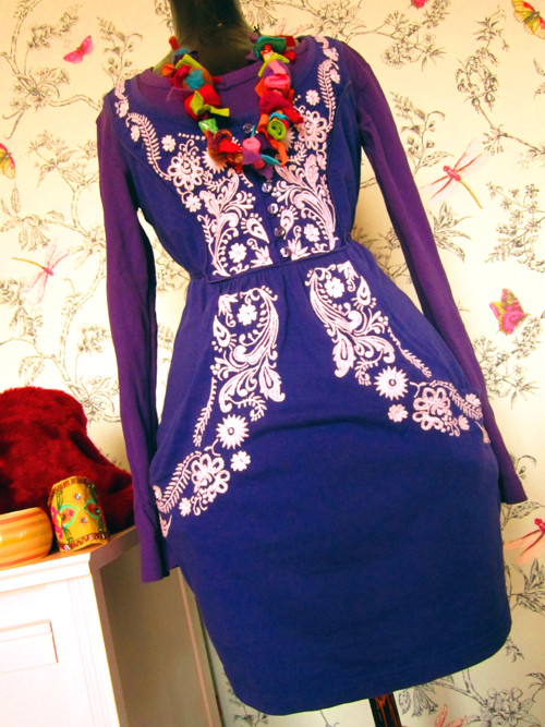 Šaty&triko violet folklore — foto 2
