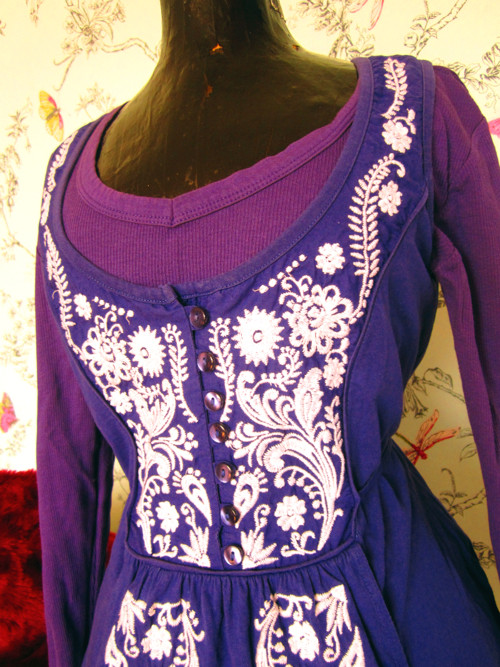Šaty&triko violet folklore — foto 3