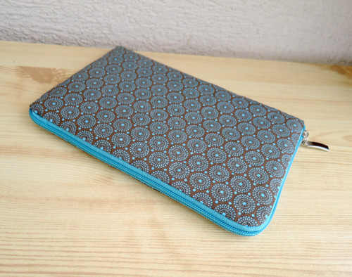 Obal na tablet - Tyrkysová kolečka v čokoládě — foto 2