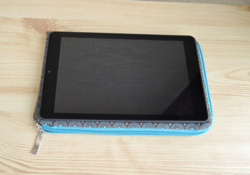 Obal na tablet - Tyrkysová kolečka v čokoládě — foto 6