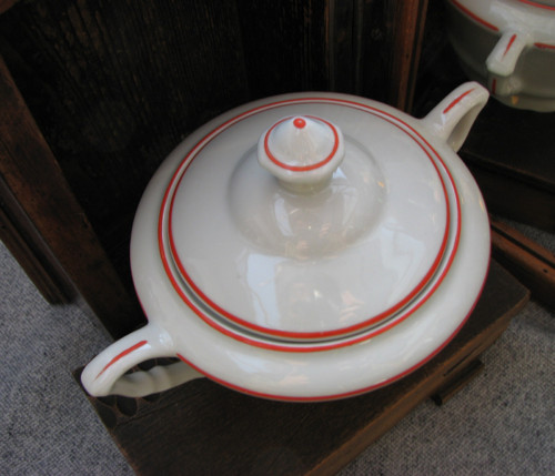 Rudá linka...porcelánová dóza, cukřenka — foto 2