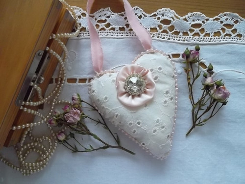 Se starožitným skleněným knoflíkem — foto 2