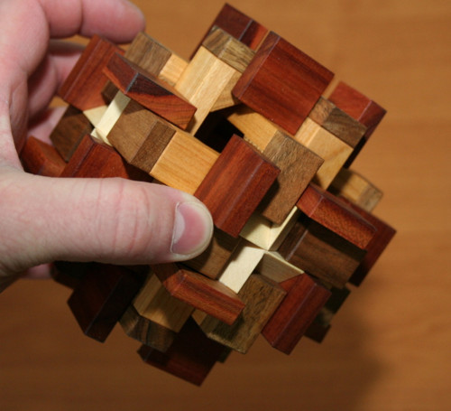 Dřevěný hlavolam Cross Box — foto 2