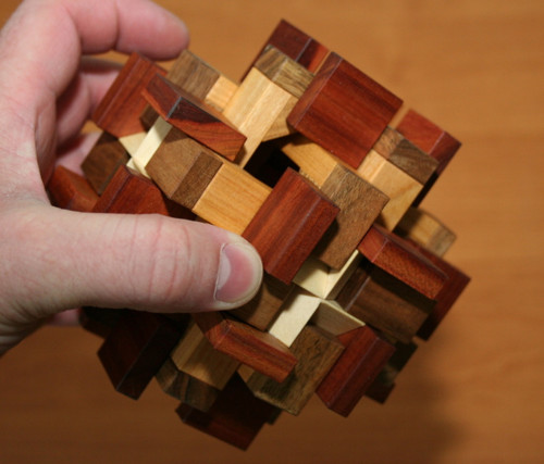 Dřevěný hlavolam Cross Box — foto 3