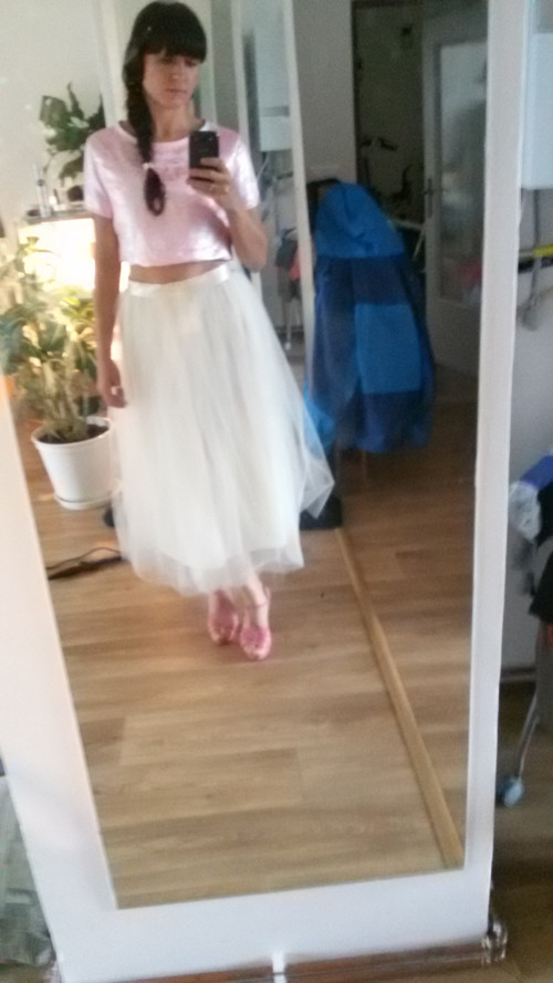 Tylová sukýnka do půlky lýtek — foto 5