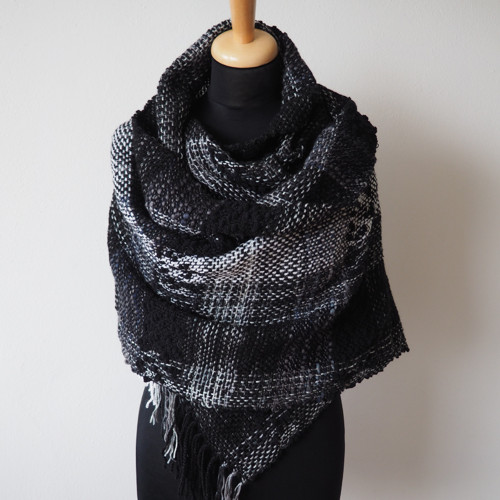 Noc je stříbrná - ručně tkaný pléd — foto 2