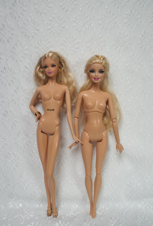 Mini šaty na sběratelskou Barbie — foto 4
